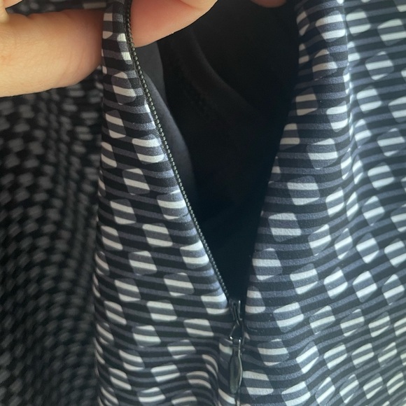 lululemon & Go ‘Til Dawn Dress size 4 - Picture 6 of 6